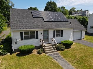 11 North St, Greenfield, MA 01301