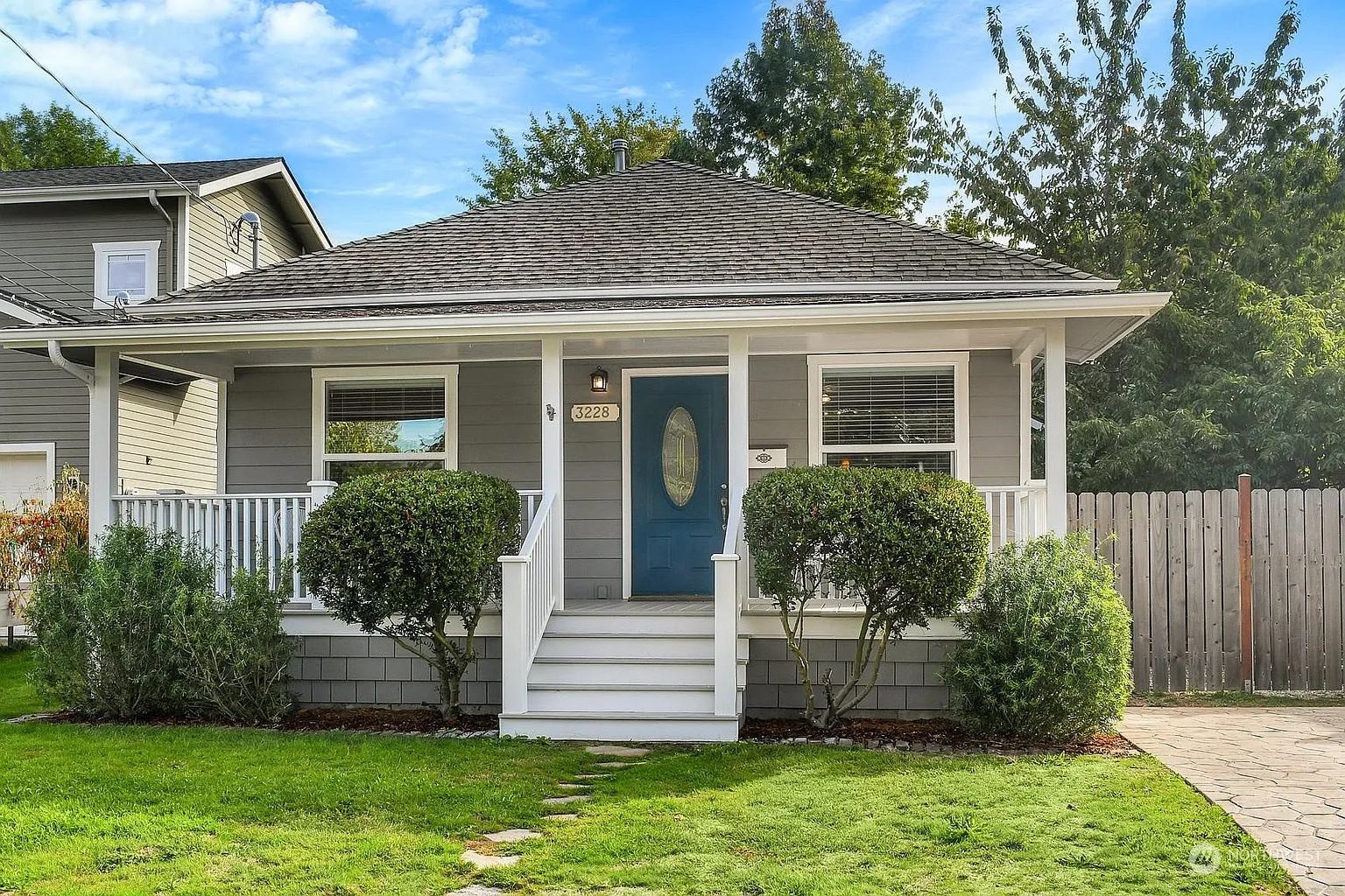 3228 39th Avenue SW photo 1