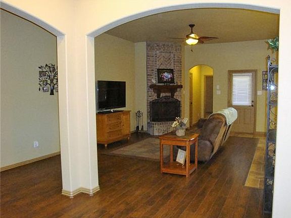 4th image of 1317 Doe Meadow Dr
