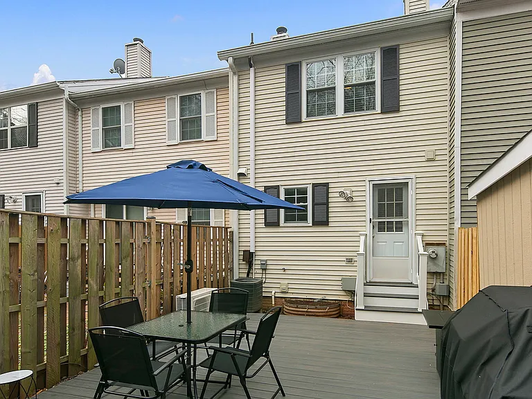19 Palmer Ct — Photo 28