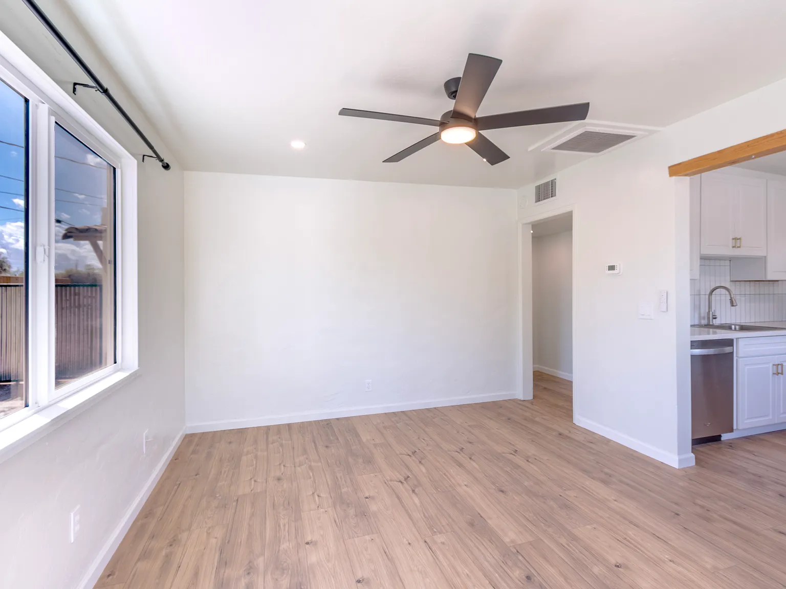 2 bed, 840 sqft, $1,350 — Photo 4