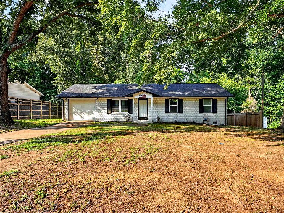1st image of 145 Maplewood Dr