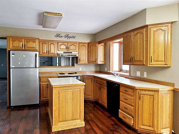 3rd image of 2823 Saratoga Dr