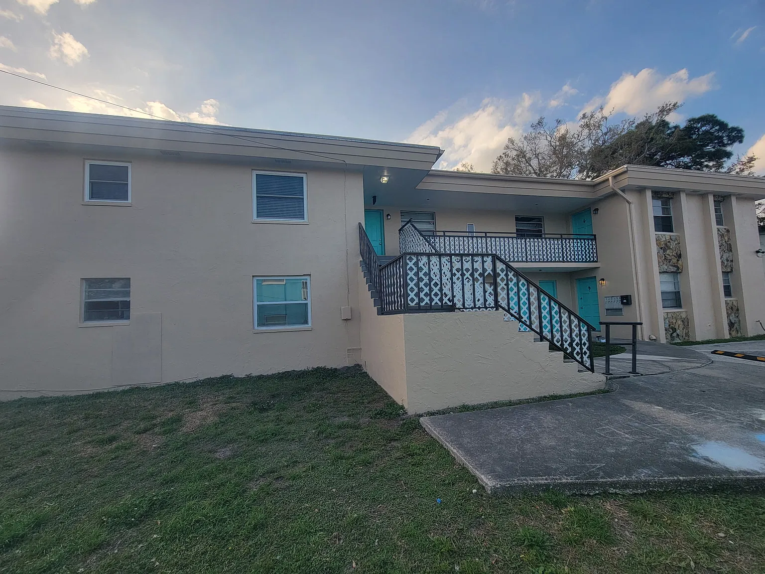 1 bed, 700 sqft, $1,200 — Photo 2