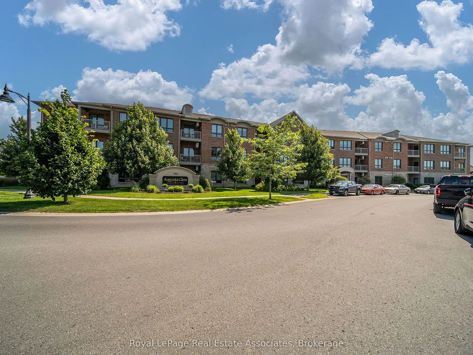 2 bed, $2,595 — Photo 1