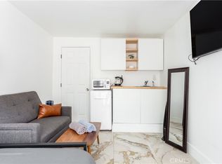 14818 Round Valley Dr #C, Sherman Oaks, CA 91403