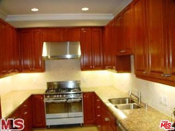 4th image of 1135 S Shenandoah St #401