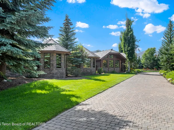 135 Huckleberry Dr, Jackson, WY 83001