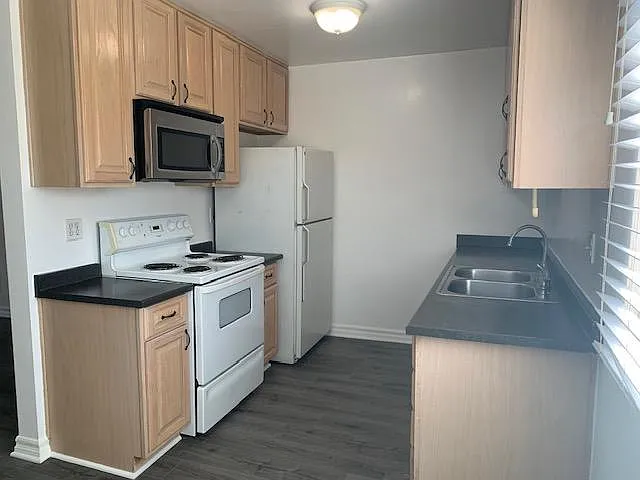 8650 Belford Ave #2 — Photo 3