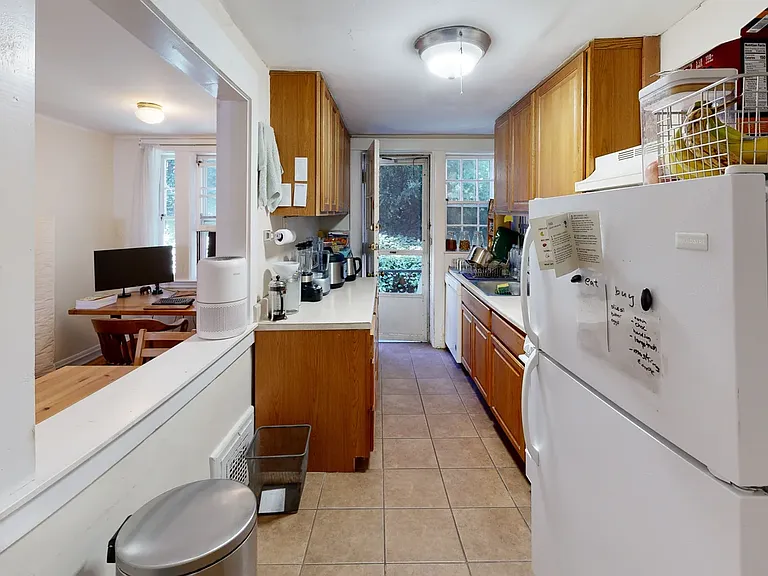 33 Portsmouth St #1R — Photo 3