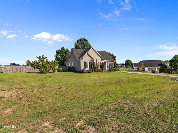 4th image of 204 Planters Ridge Drive