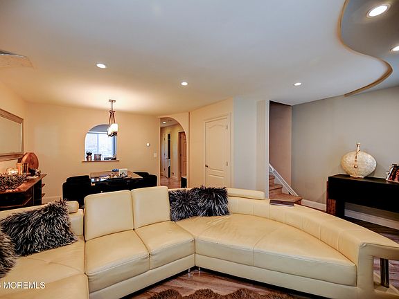 4th image of 42 Renee Court #42