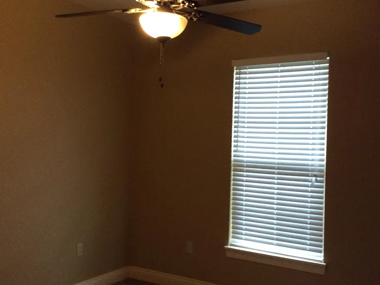 1726 Oakley St — Photo 5