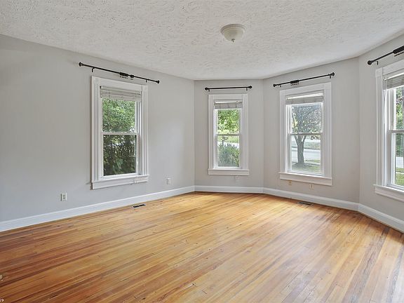 3rd image of 204 S Franklin St
