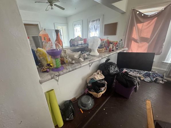 milwaukee-wisconsin-448377875 picture