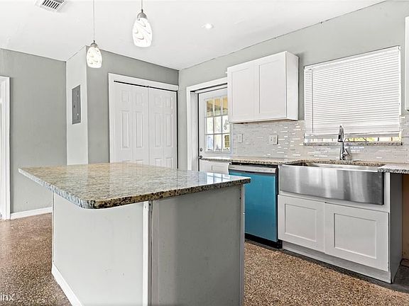 4th image of 3708 E Seward St