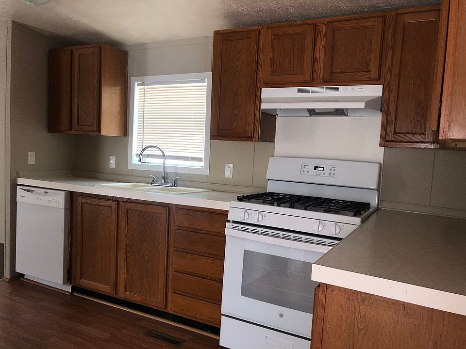 2nd image of 77 Vevay Dr E