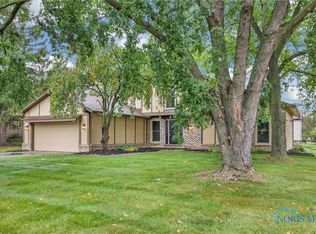 886 Bridgeton Ln, Perrysburg, OH 43551