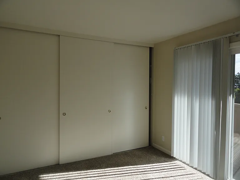 Marin Royal Apartments LLC — Photo 44