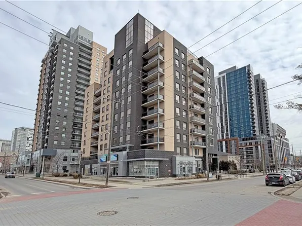 8 Hickory St W #806, Waterloo, ON N2L 3H6