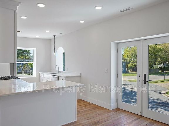 2nd image of 815 N 22nd St Unit B