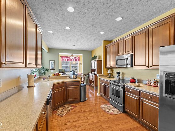 3rd image of 12961 Merlot Ln