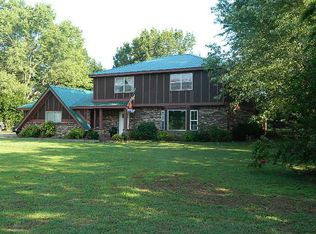 1705 W Pryor Ln, Clarksville, AR 72830