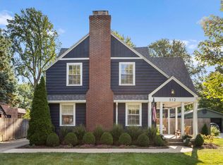 512 S James St, Champaign, IL 61821