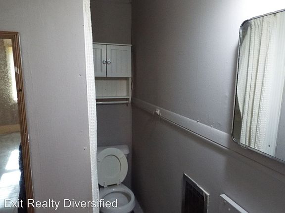 3rd image of 821 Richardson St