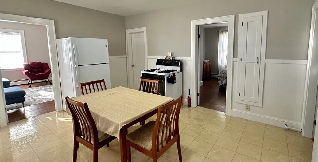 616 Harvard St — Photo 3