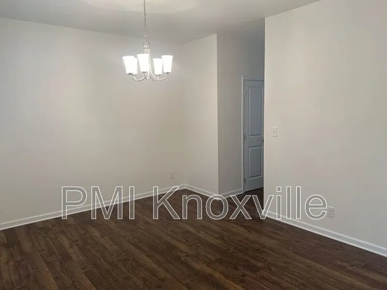 5371 Calvert Ln — Photo 7