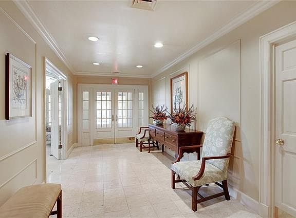 5th image of 1441 Jackson Ave APT 4C
