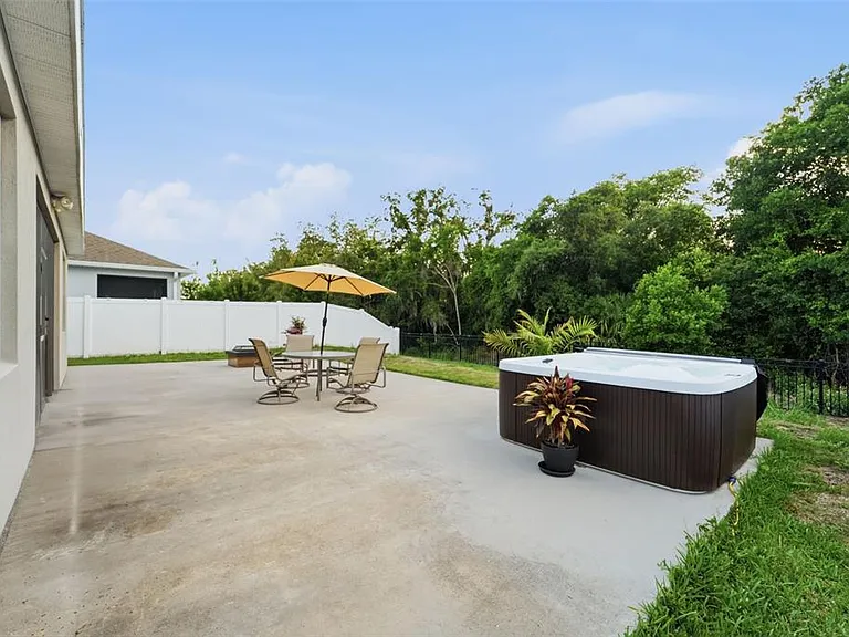1097 Hendon Loop — Photo 36