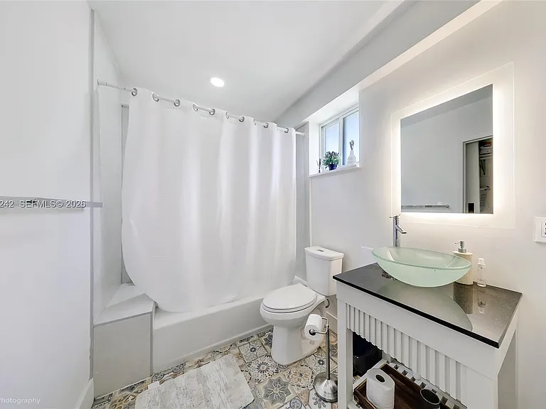 526 Satinwood Dr — Photo 12