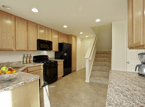 4th image of 235 Wild Meadow Ln