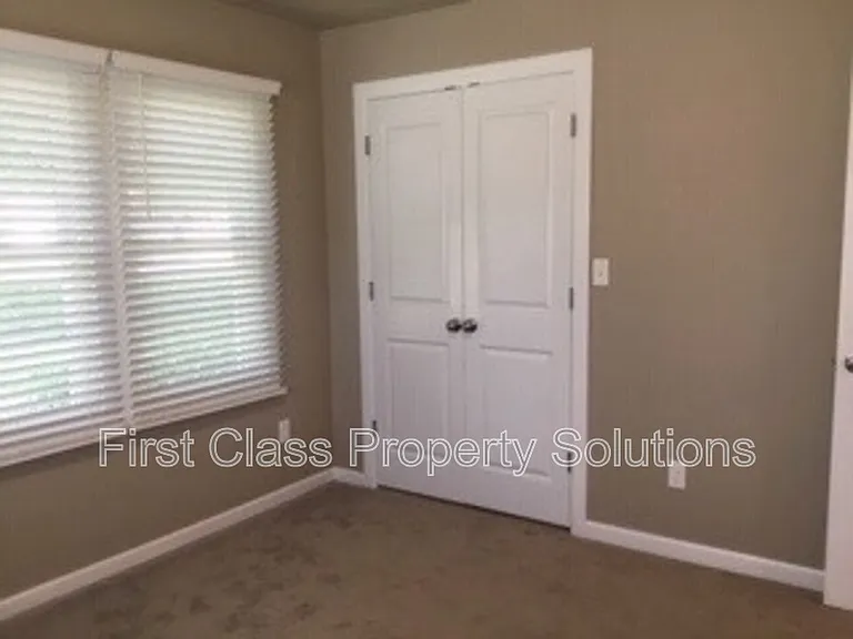 7001 NW 45th St — Photo 17