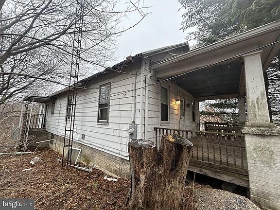 3rd image of 11352 Forge Hill Rd