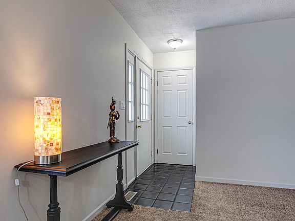 3rd image of 5 Tanwood Ct