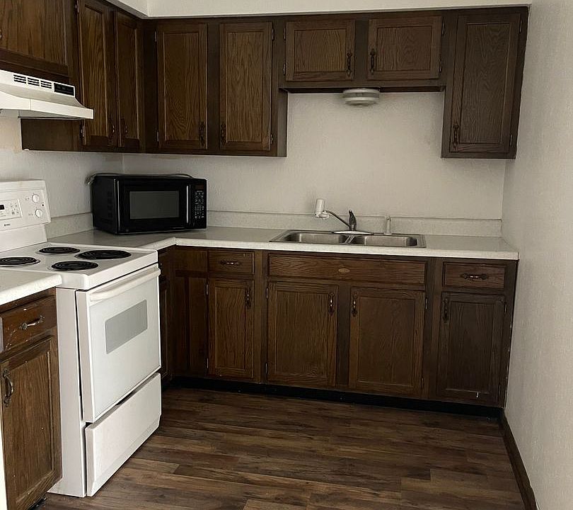 1st image of 1111 W 10th St #4
