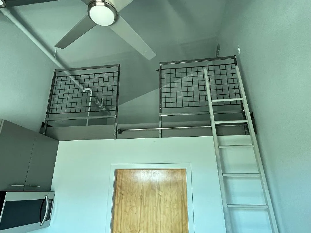 1 bed, 300 sqft, $1,600 — Photo 3