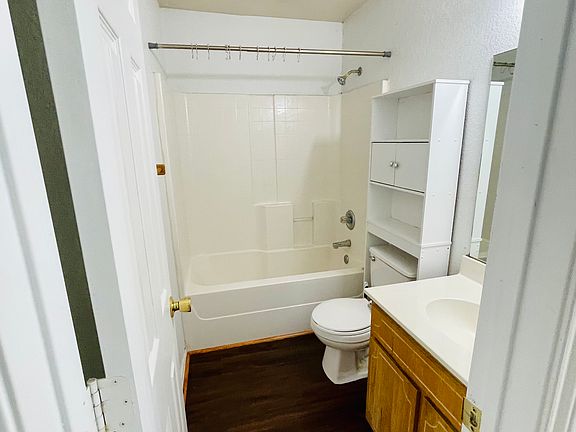 2nd image of 208 Meadowview Ln APT A