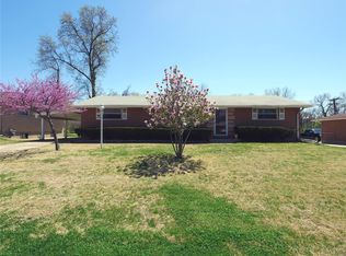 1916 Claudine Dr, Saint Louis, MO 63138