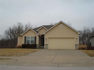 12 NW 90th Ter, Kansas City, MO 64155