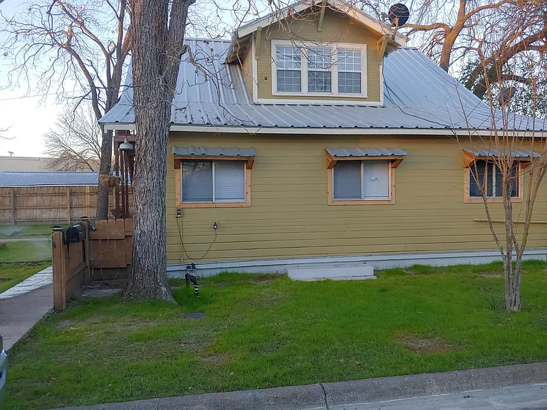 145 N Hackberry Ave — Photo 34