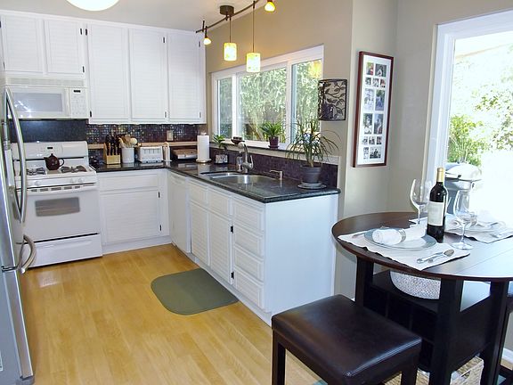 2nd image of 22461 Claremont Dr