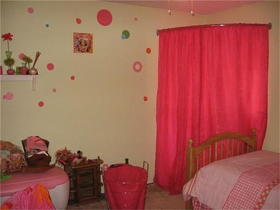 2nd image of 6918 Tara Dr