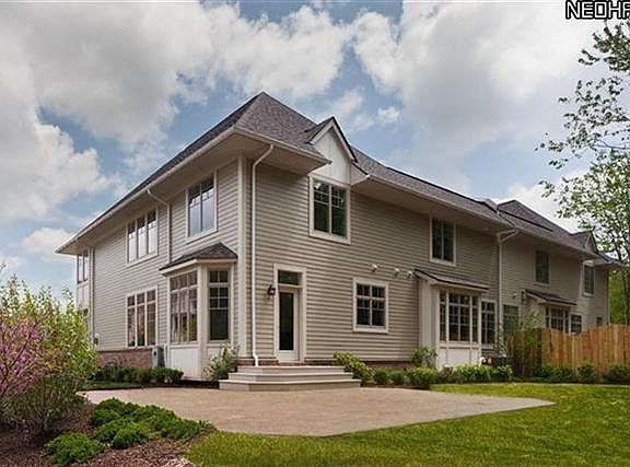 5th image of 180 Ashbourne Dr