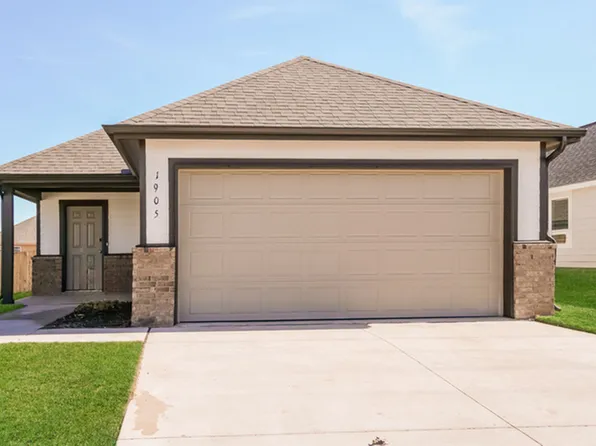 1905 Crimson Lake Blvd, El Reno, OK 73036