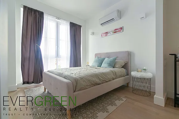Rented by Evergreen Apartments BK | media 3