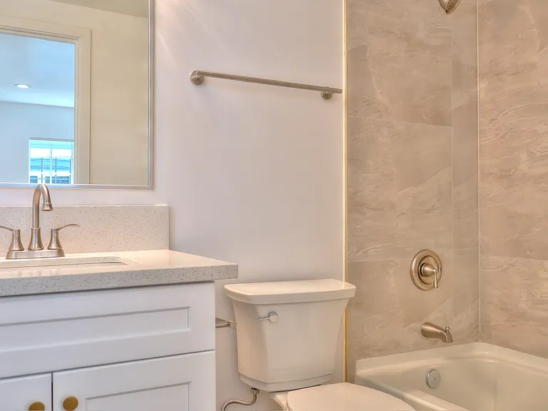 65 N Sierra Bonita Ave — Photo 13
